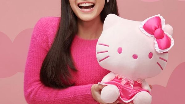 بررسی تخصصی: مجموعه مخمل‌های تک رنگ Hello Kitty & Friends Jazwares
